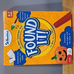 NWOT THE SMART SCAVENGER HUNT FOUND IT